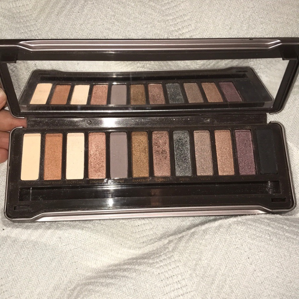 Two Palettes - Picture 4 of 6